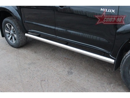 Комплект порогов для Toyota Hilux VII 2011г. и по н.в. (труба с проступью d76) Комплект порогов для Toyota Hilux VII 2011г. и по н.в. (труба с проступью d76)